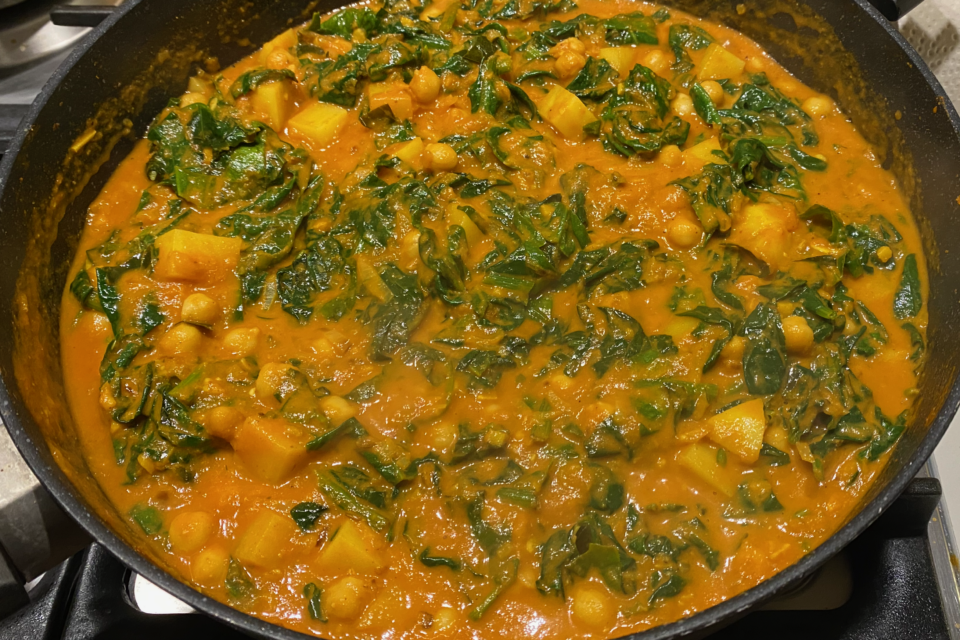 Kicherebsencurry mit Spinat